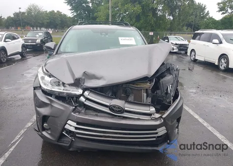2018 Toyota Highlander Le Plus from USA, damaged, VIN 5TDBZRFH2JS912871